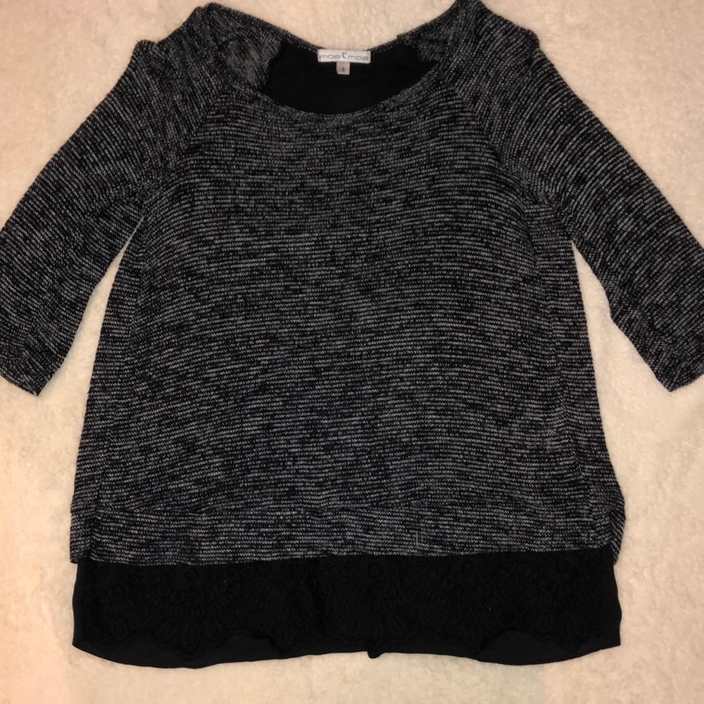 Black/gray quarter sleeve sweater